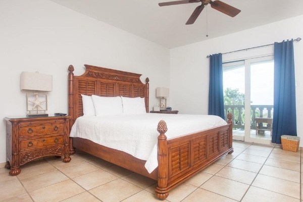 The Lazy Parrot Inn (Rincón)